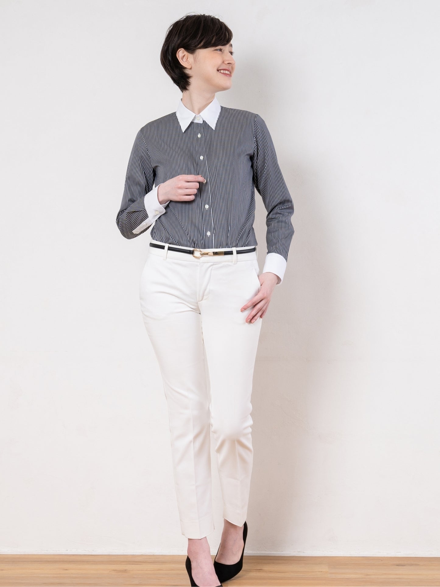 ●Women's 100% Cotton Non Iron White Collared Long Sleeve Shirt