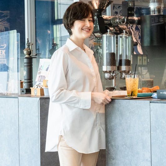 高彈力柔軟親膚 免燙 女性襯衫 翻領 長款 長袖 白色