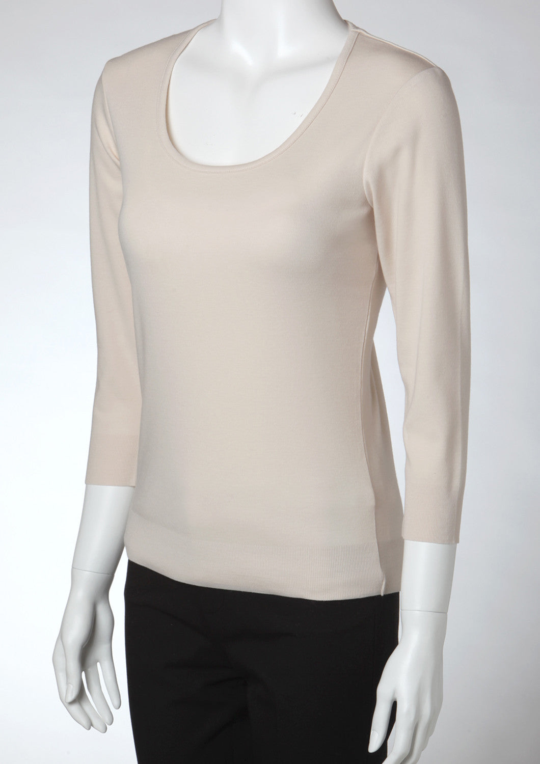 Washibable Light weight U-neck Top 3/4 Sleeve - LEONIS SHIRTS & FAVORITES