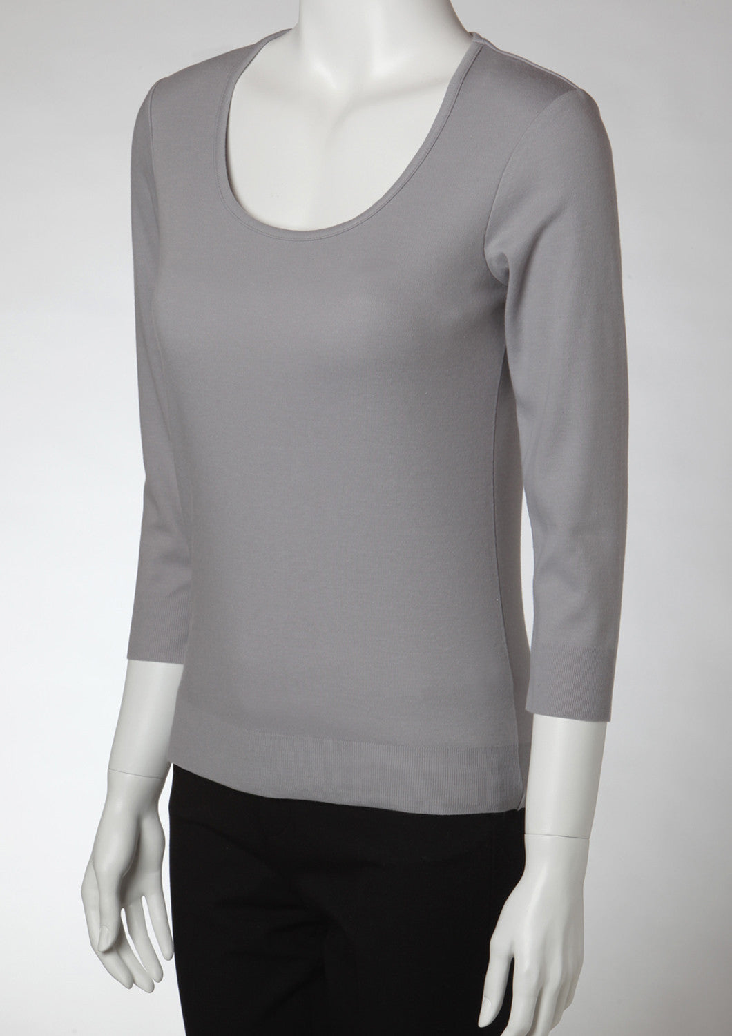 Washibable Light weight U-neck Top 3/4 Sleeve - LEONIS SHIRTS & FAVORITES