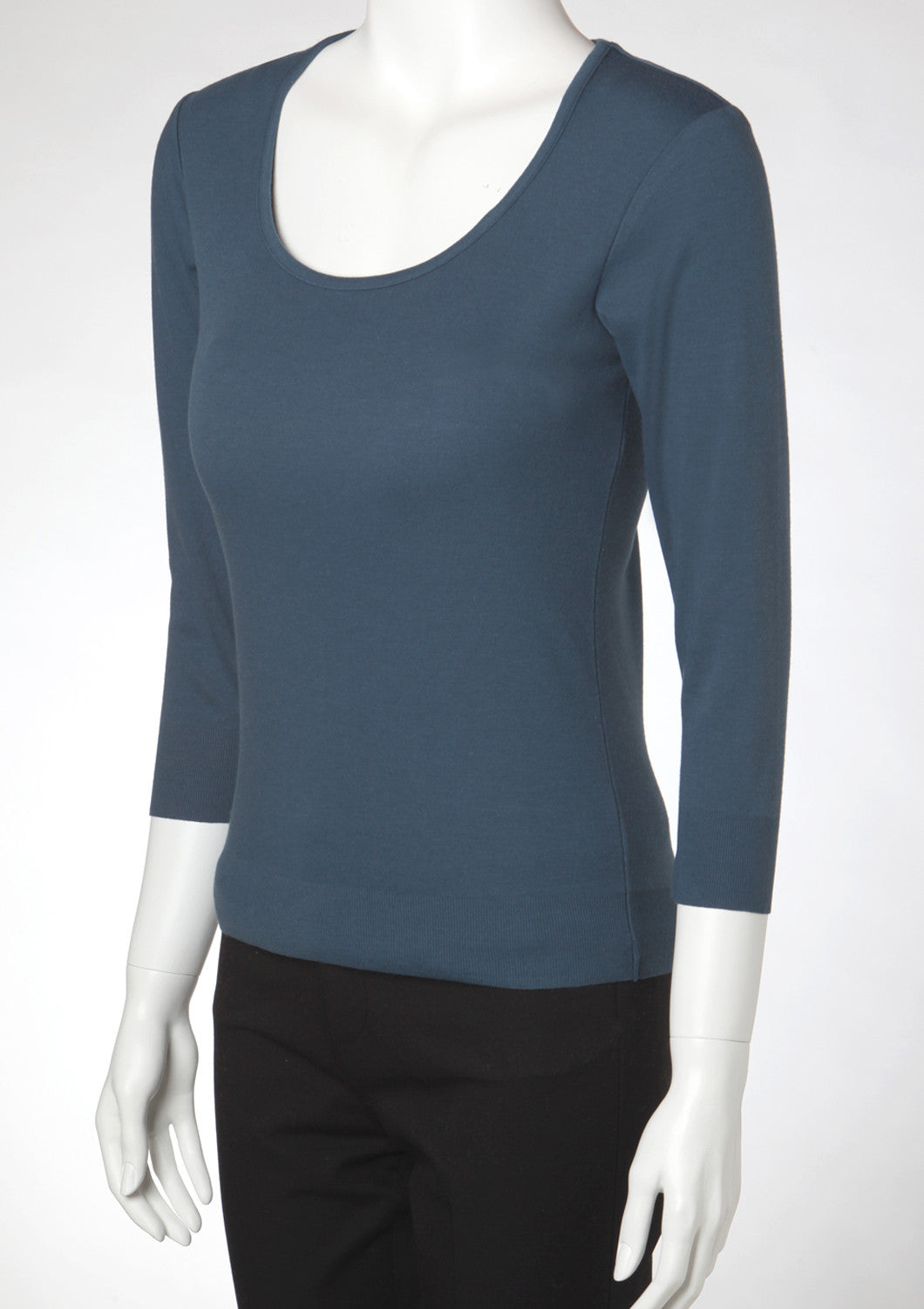 Washibable Light weight U-neck Top 3/4 Sleeve - LEONIS SHIRTS & FAVORITES