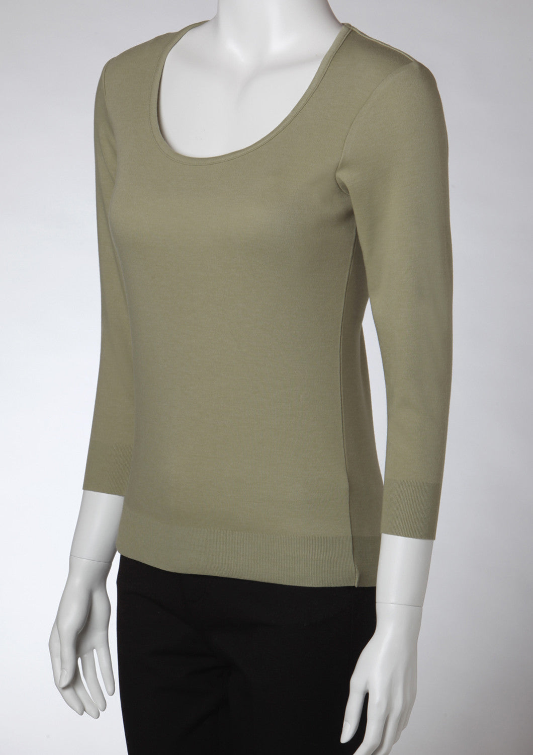 Washibable Light weight U-neck Top 3/4 Sleeve - LEONIS SHIRTS & FAVORITES