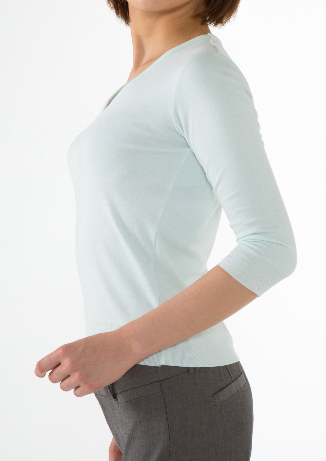 Washibable Light weight V-neck Top 3/4 Sleeve - LEONIS SHIRTS & FAVORITES